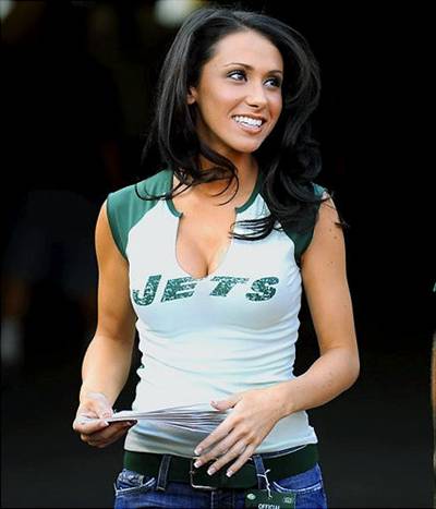 brett favre wife. rett favre wife. rett favre jets girl. rett favre jets girl. CorvusCamenarum. Dec 14, 01:58 PM. No such thing as bad publicity.